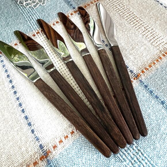Set of 6 Vintage Butler England Butter Knives, Stainless Steel with Wood Handles - Picture 7 of 14